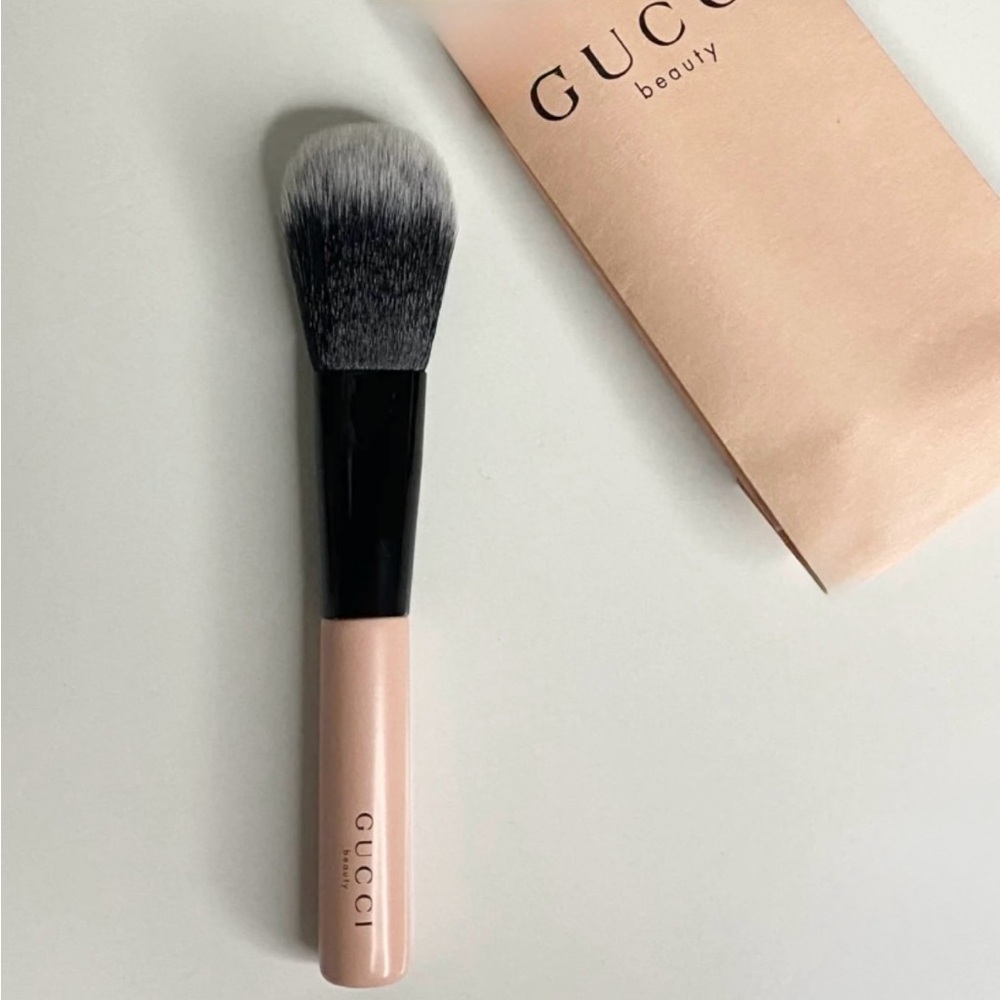 Gucci Beauty Blush Brush